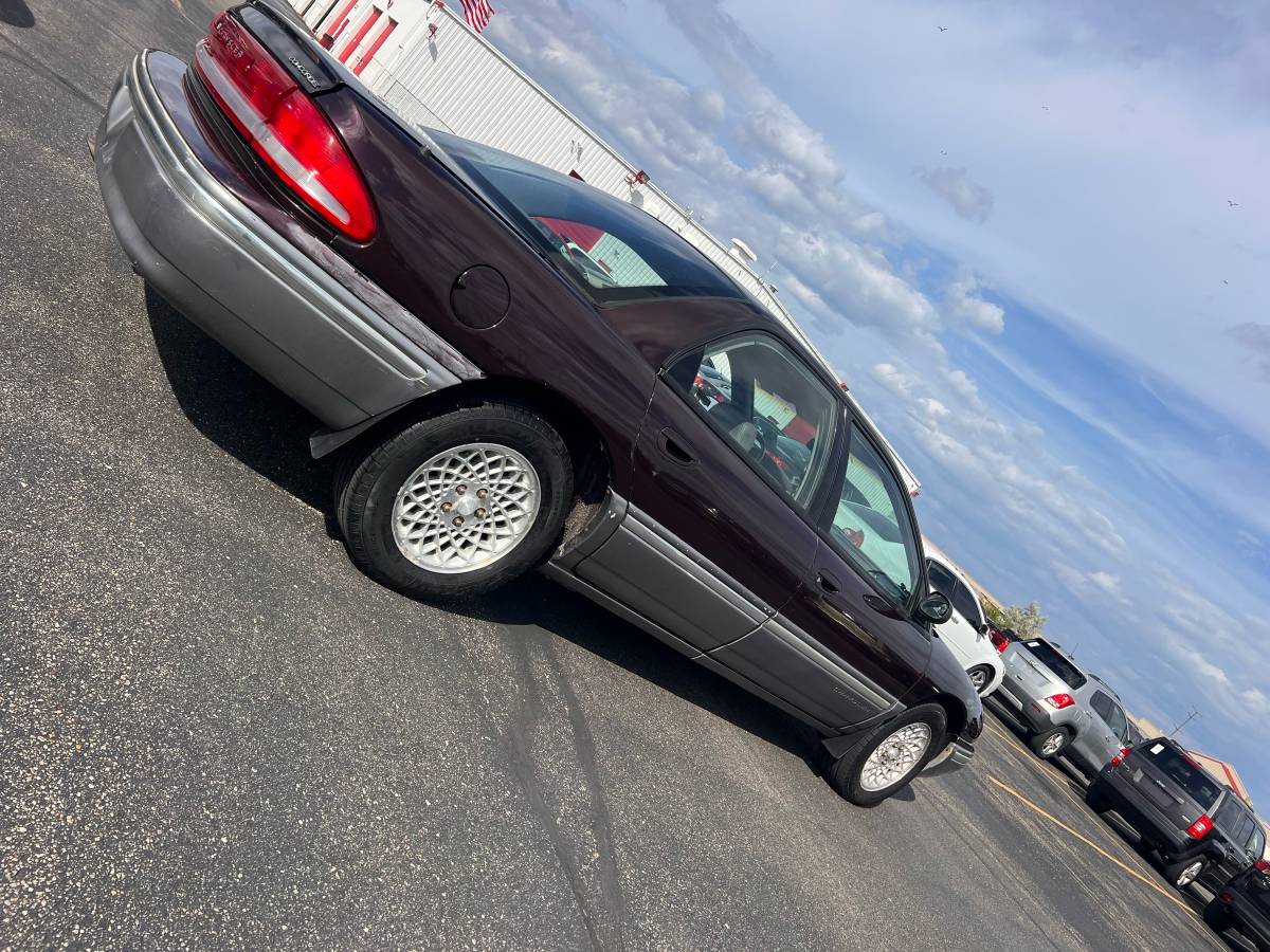 Chrysler-concorde-1993-red-3