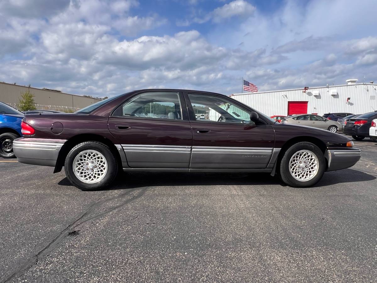 Chrysler-concorde-1993-red-4