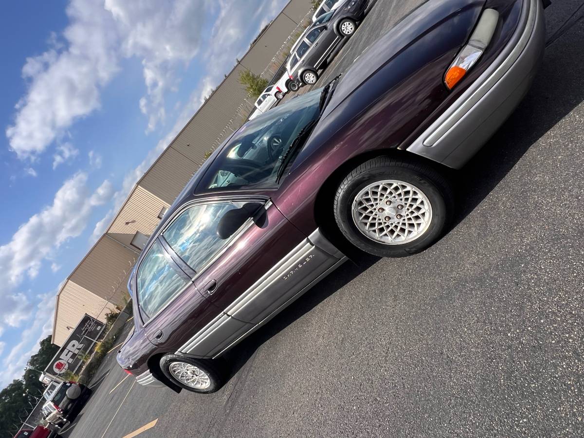 Chrysler-concorde-1993-red-5