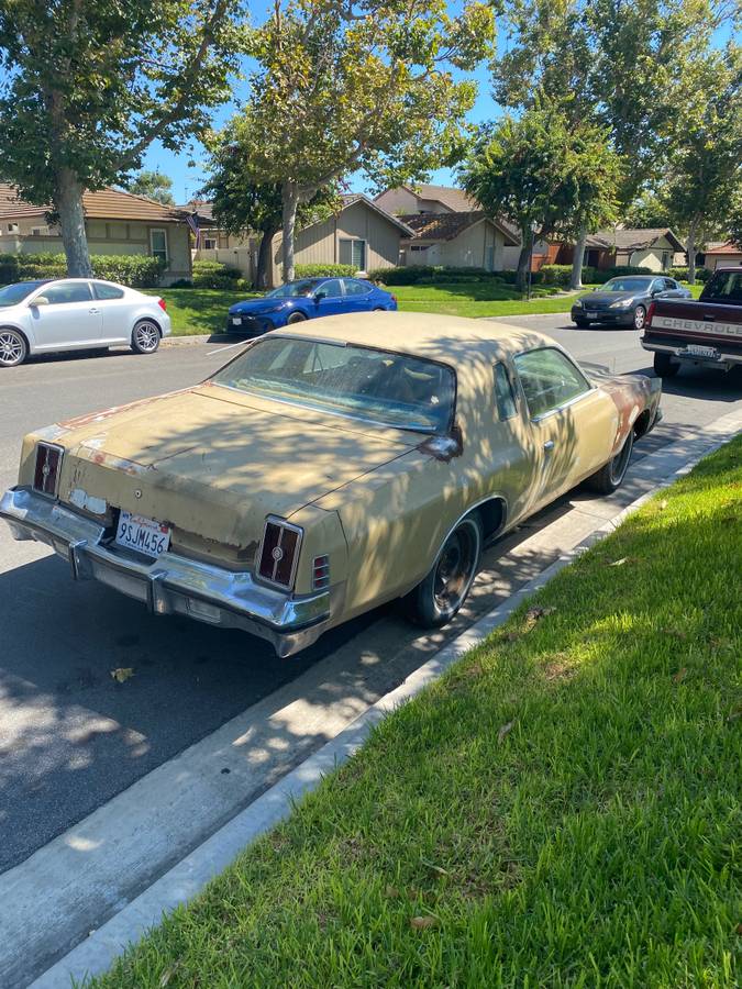 Chrysler-cordoba-1975-yellow-13