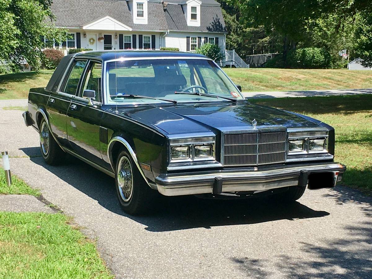 Chrysler-fifth-ave-1987-black-14