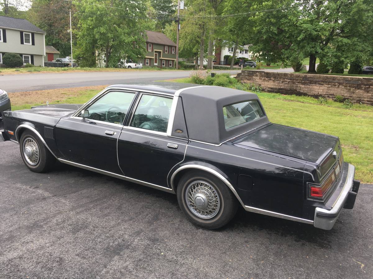 Chrysler-fifth-ave-1987-black-15