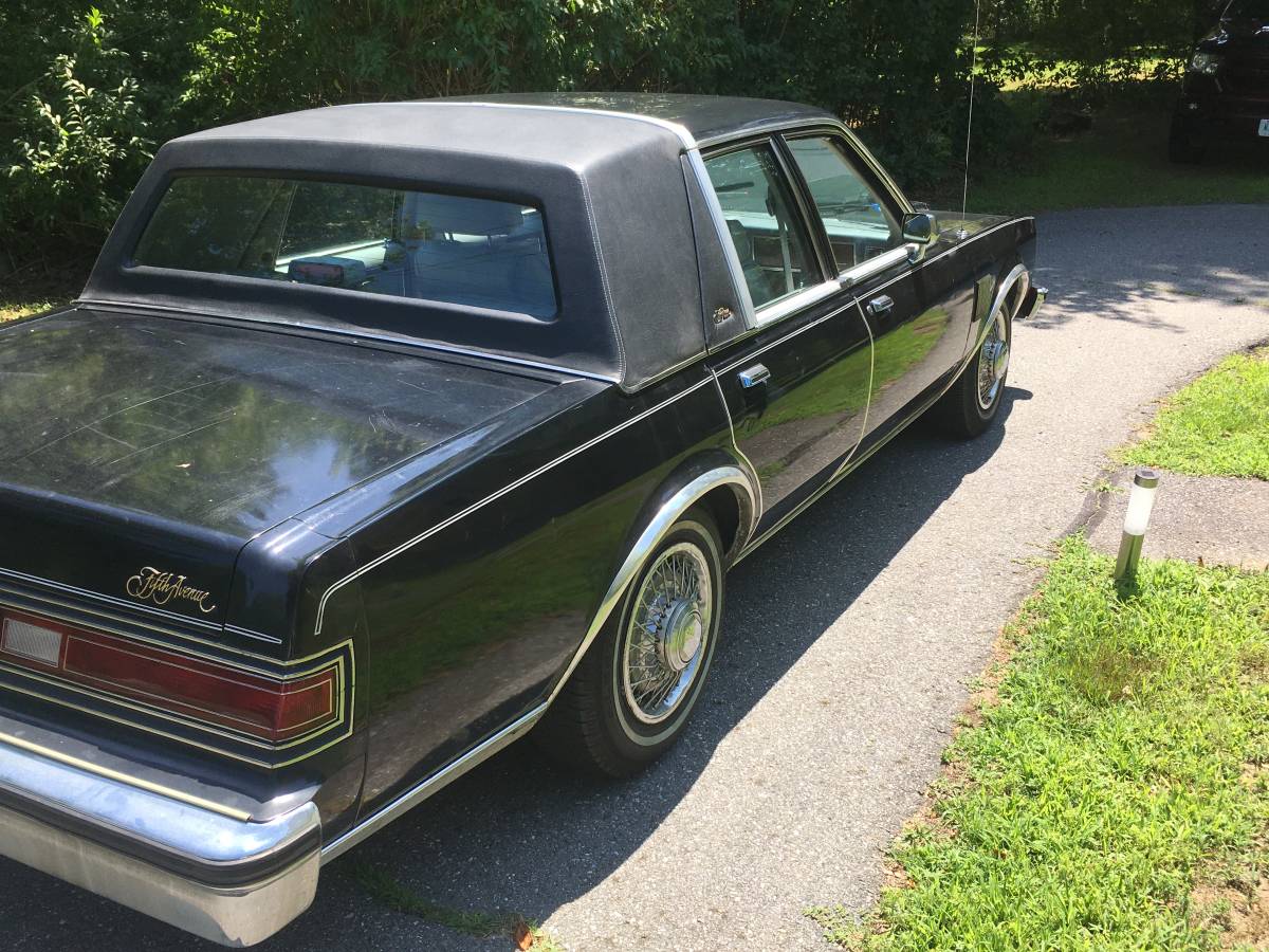 Chrysler-fifth-ave-1987-black-3