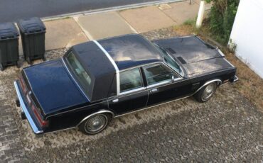 Chrysler-fifth-ave-1987-black-5