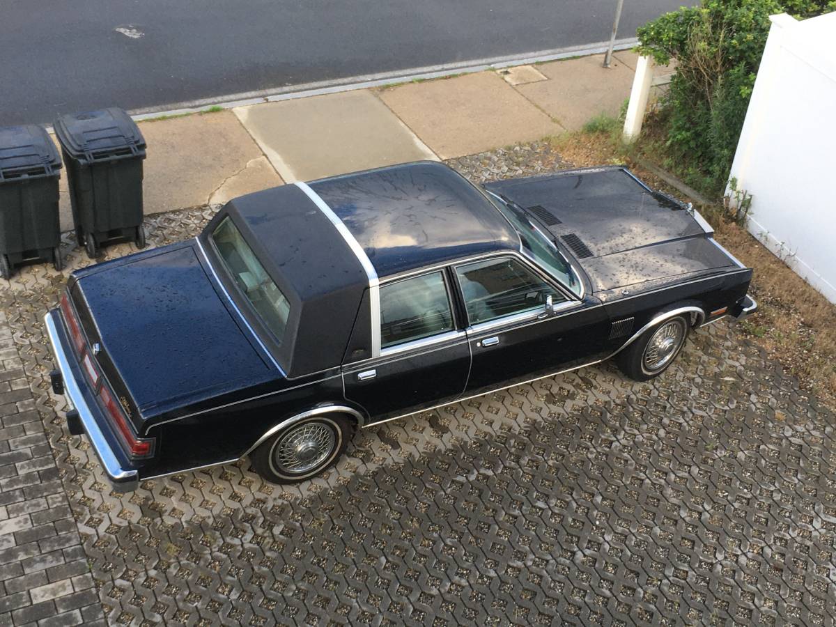 Chrysler-fifth-ave-1987-black-5