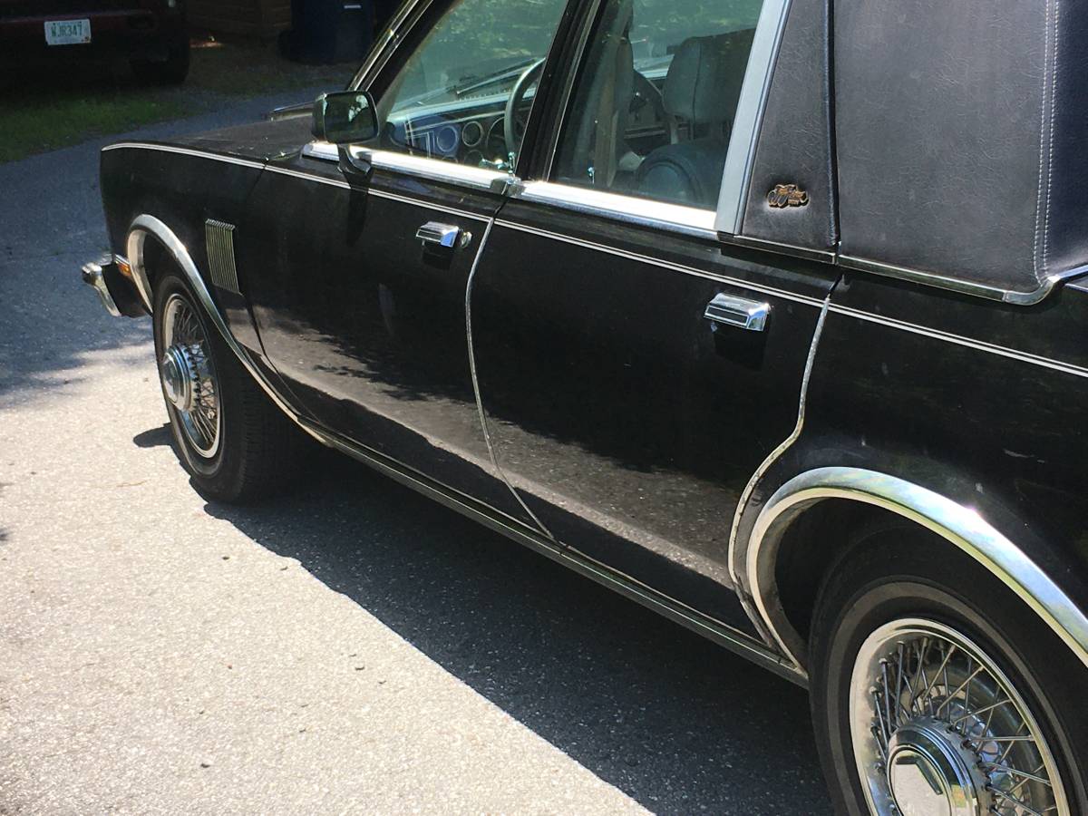 Chrysler-fifth-ave-1987-black