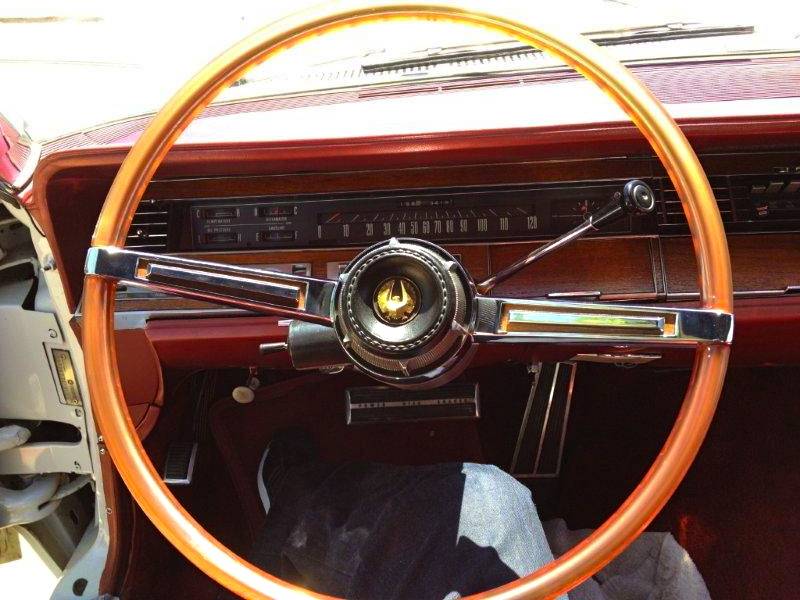 Chrysler-imperial-1967-red-3