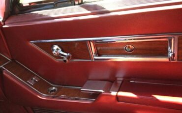 Chrysler-imperial-1967-red-4