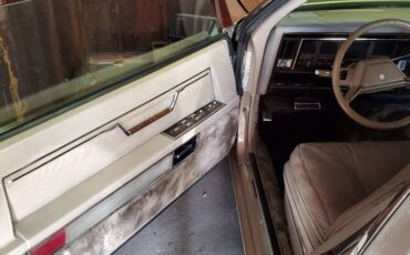 Chrysler-imperial-1981-silver-3