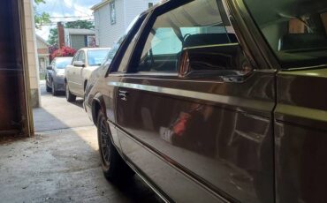 Chrysler-imperial-1981-silver-4