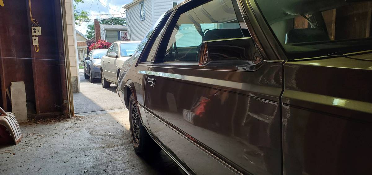 Chrysler-imperial-1981-silver-4