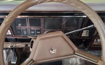Chrysler-imperial-1981-silver-8