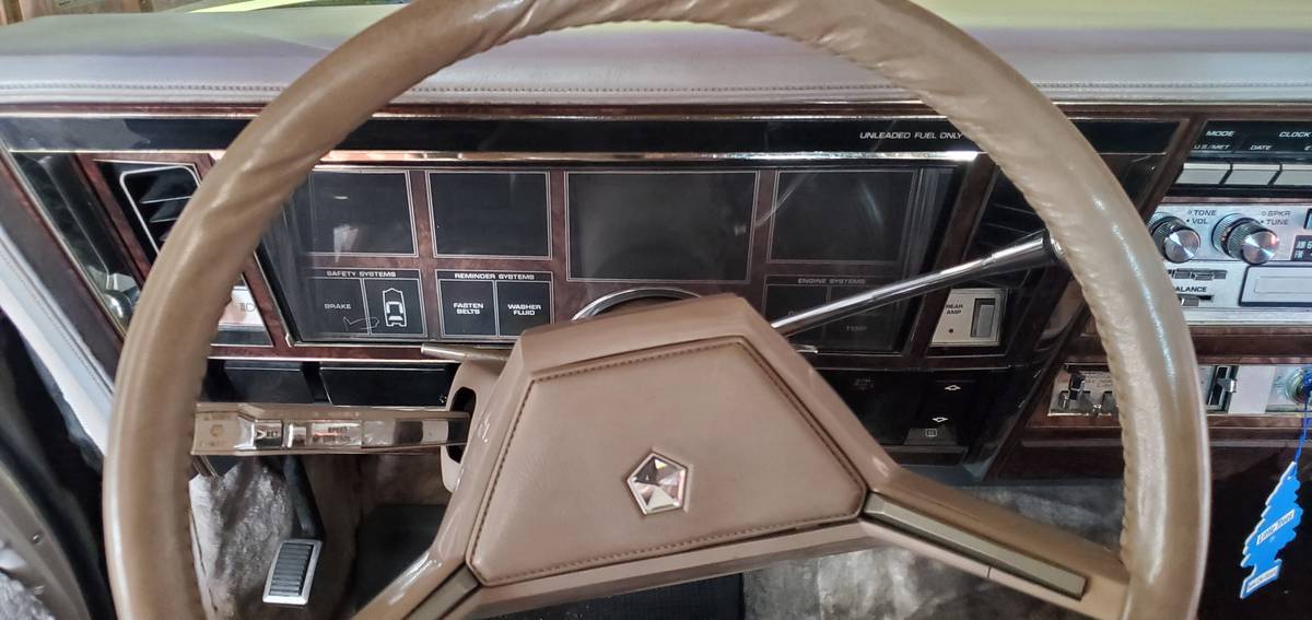 Chrysler-imperial-1981-silver-8