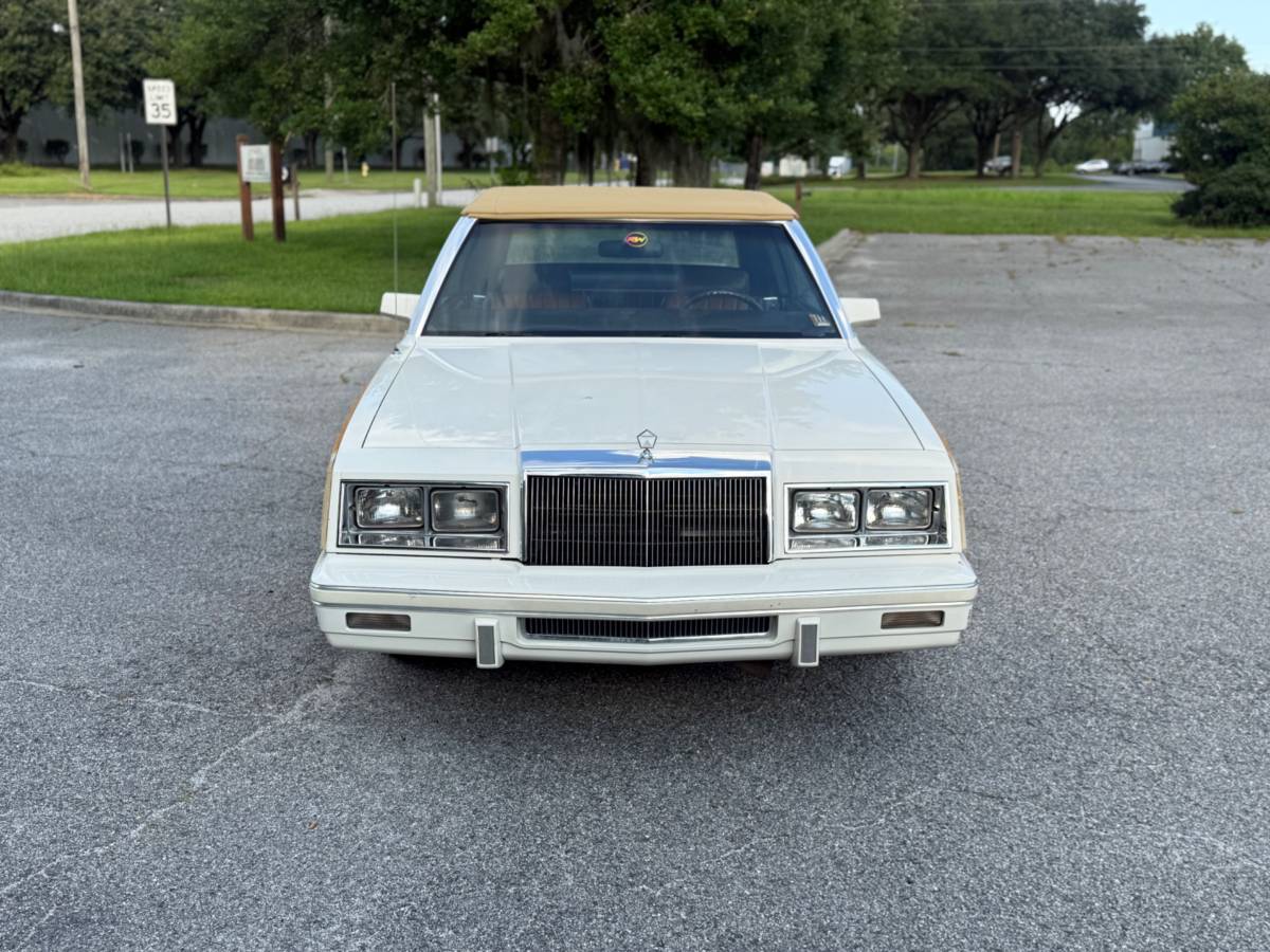 Chrysler-lebaron-1983-white-3