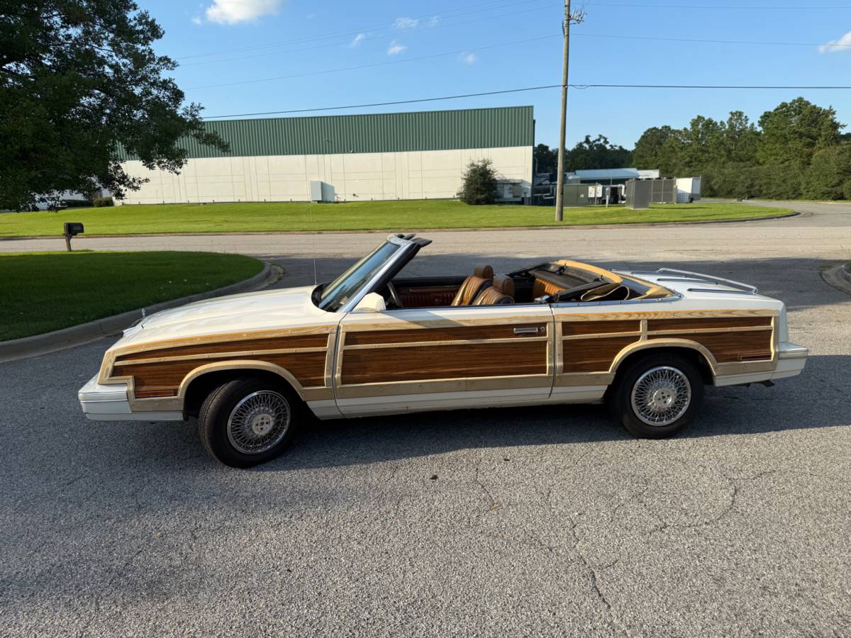 Chrysler-lebaron-1983-white-6