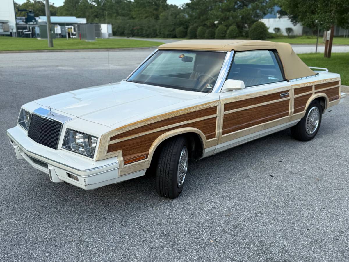 Chrysler-lebaron-1983-white-9