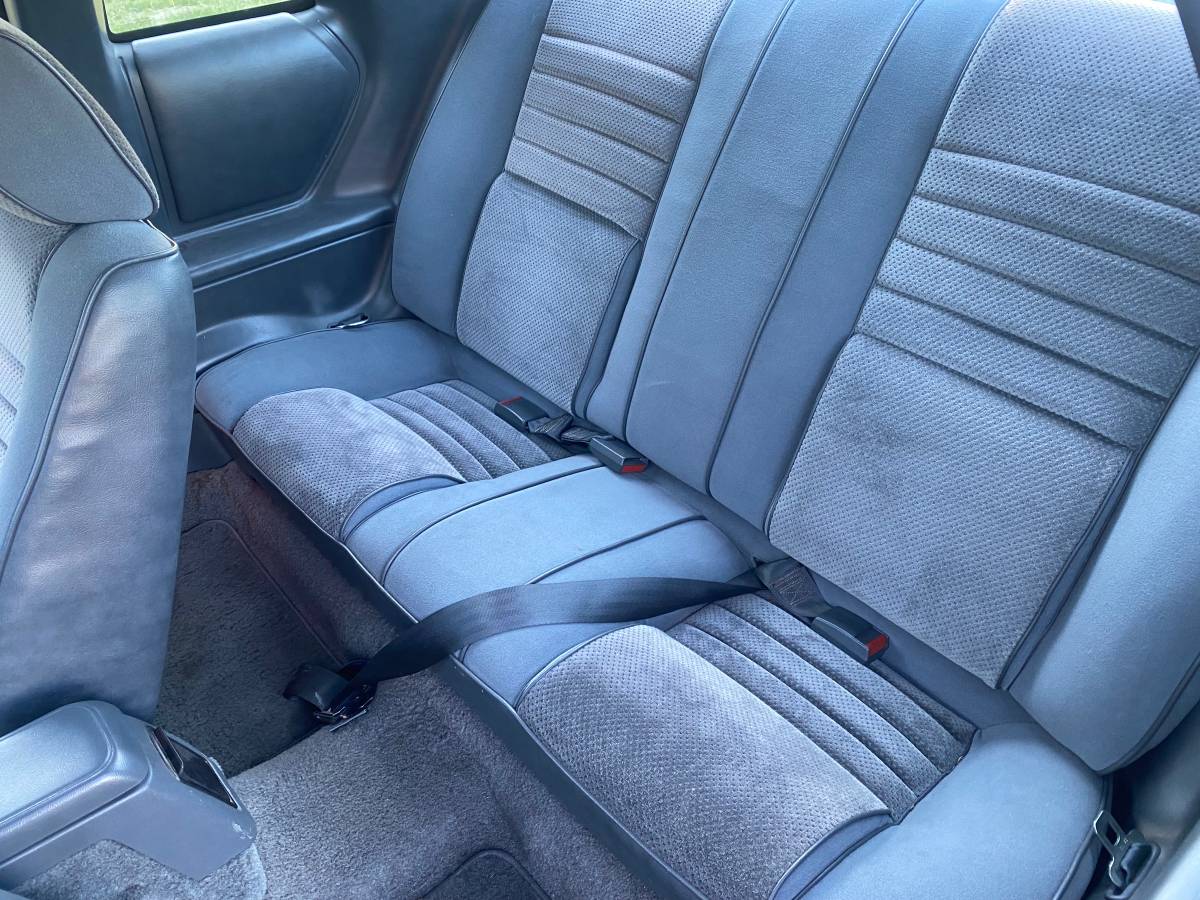 Chrysler-lebaron-1988-7