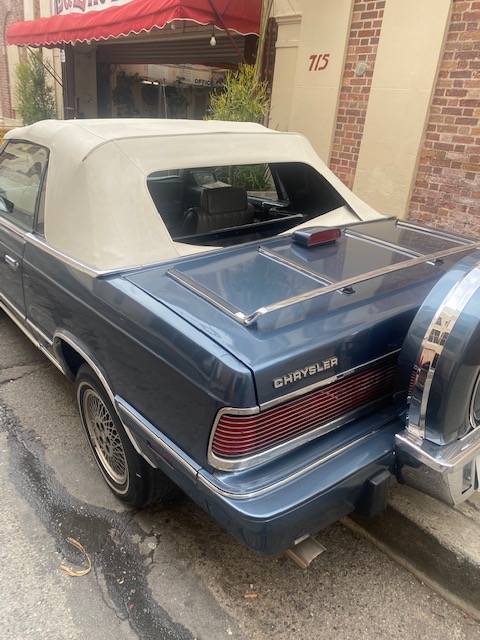 Chrysler-lebaron-convertible-1986-blue-3