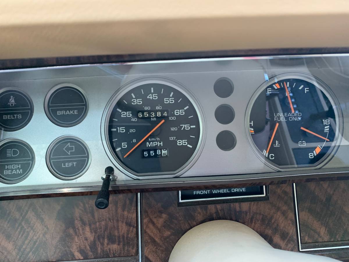 Chrysler-lebaron-town-amp-country-1987-black-4