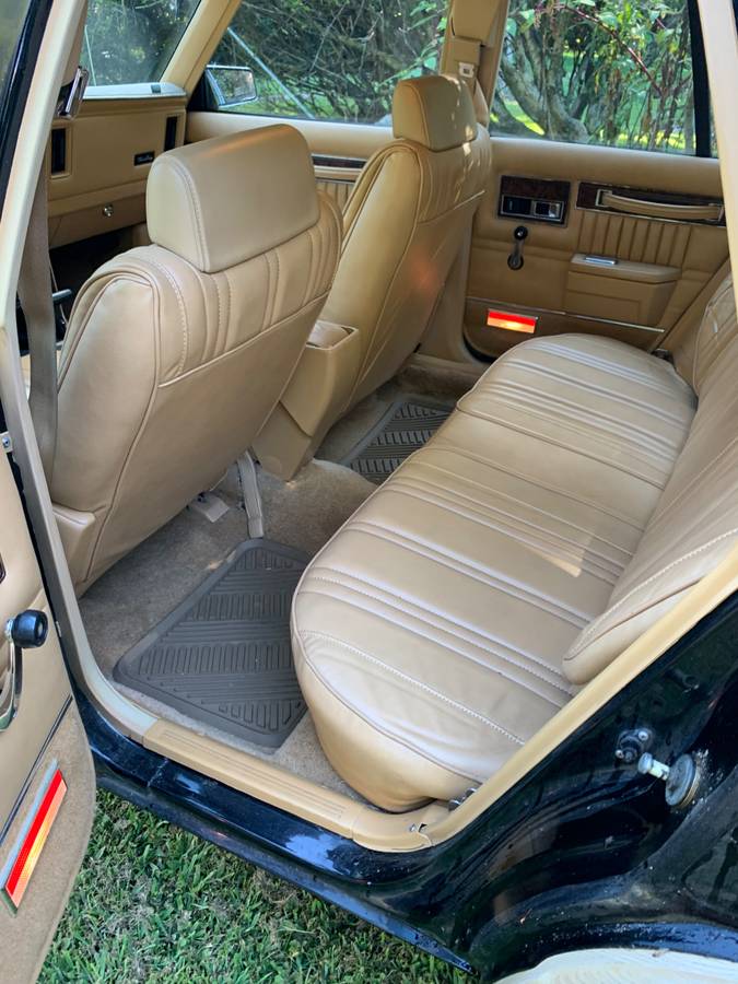 Chrysler-lebaron-town-amp-country-1987-black-6
