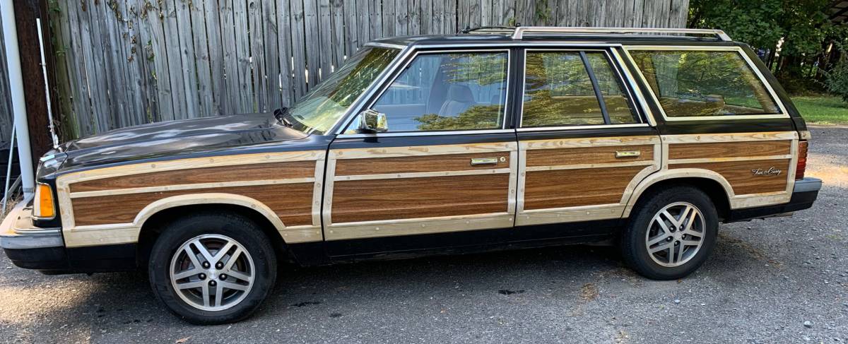 Chrysler-lebaron-town-amp-country-1987-black