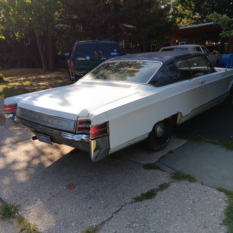 Chrysler-new-yorker-1967-2