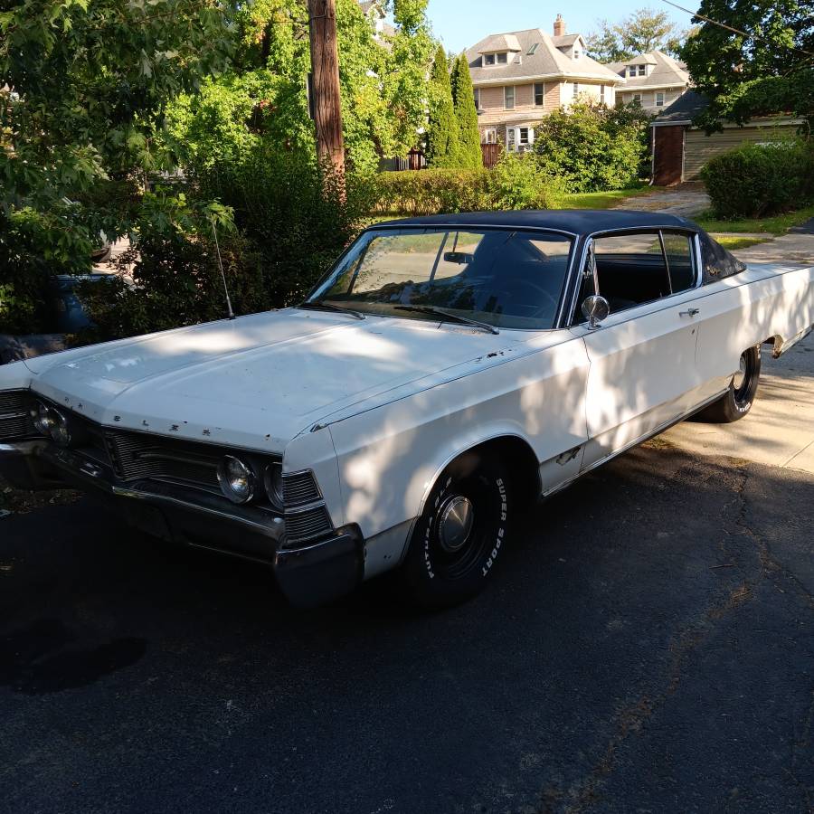 Chrysler-new-yorker-1967-3