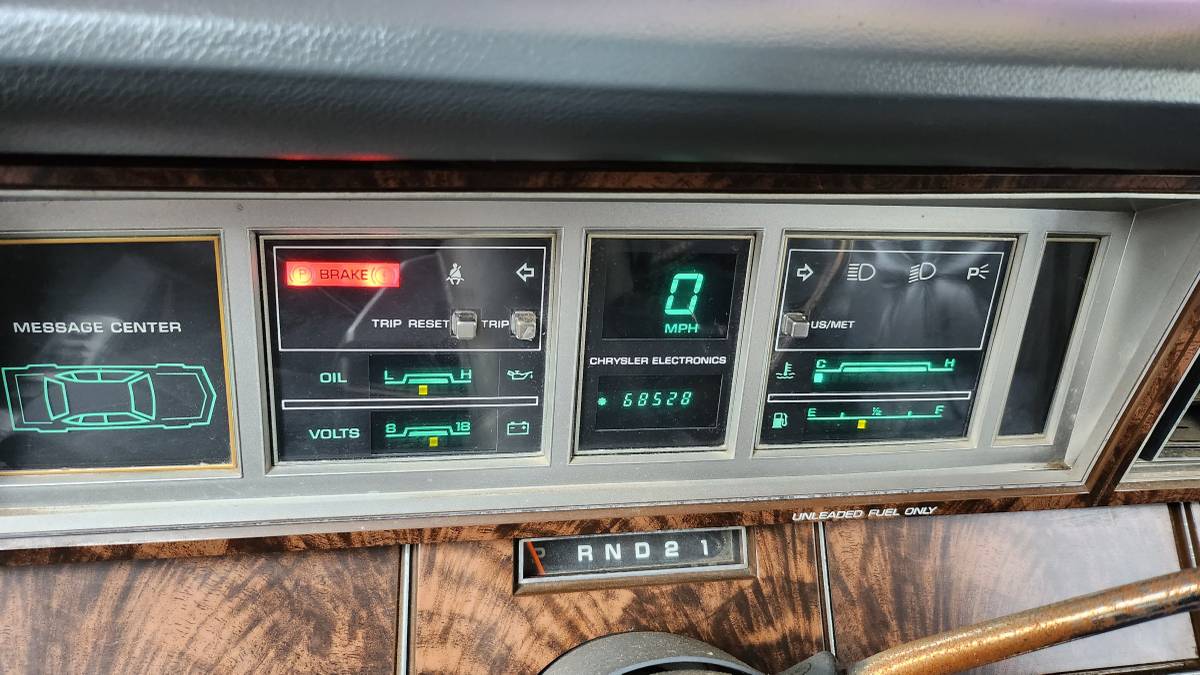 Chrysler-new-yorker-1985-13