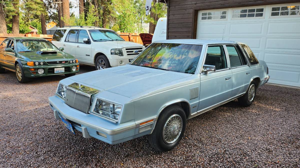 Chrysler-new-yorker-1985-16