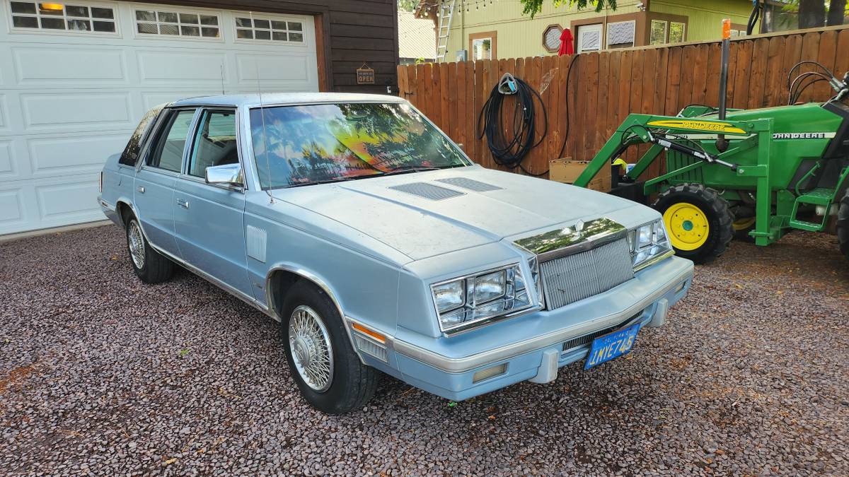 Chrysler-new-yorker-1985-2