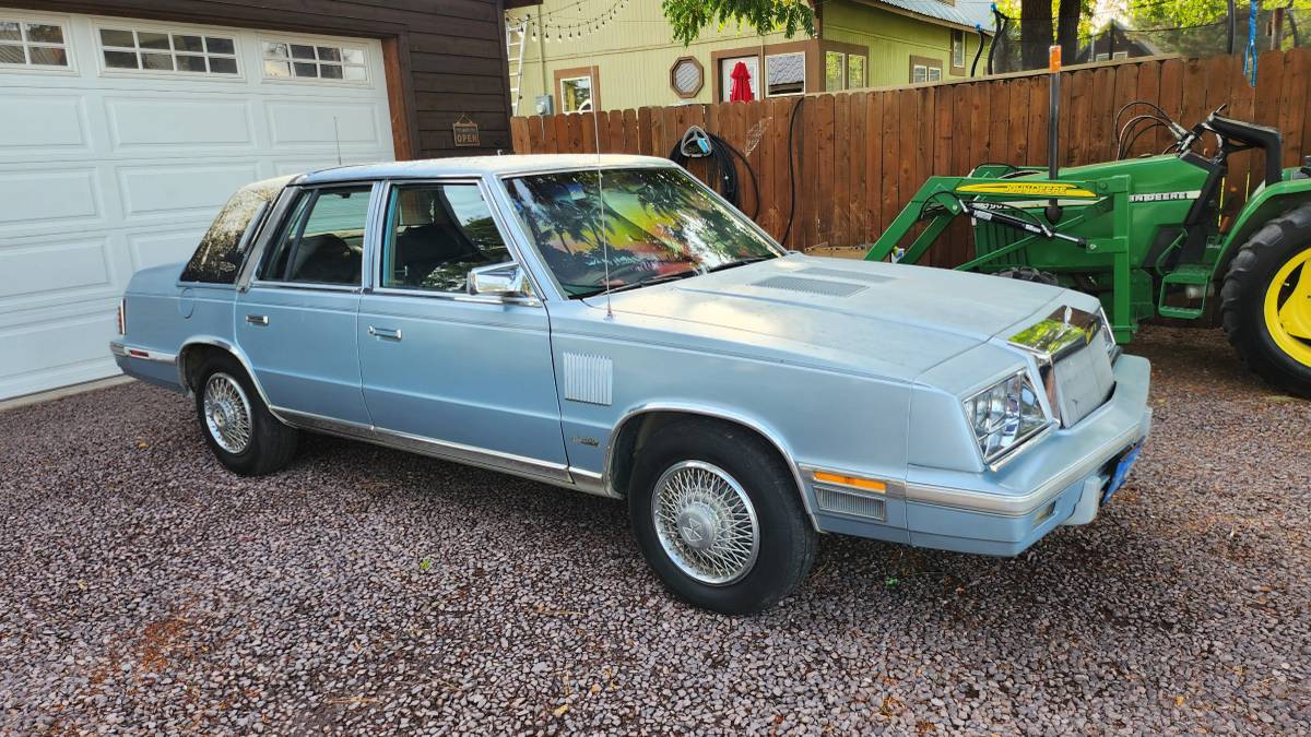 Chrysler-new-yorker-1985-3