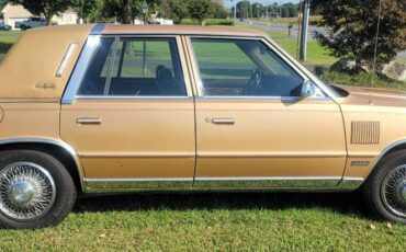 Chrysler-new-yorker-1985-5