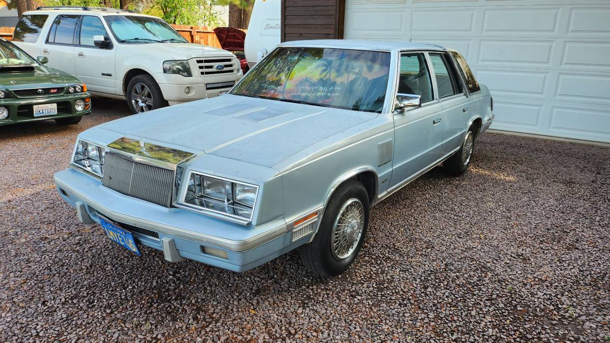 Chrysler-new-yorker-1985-7