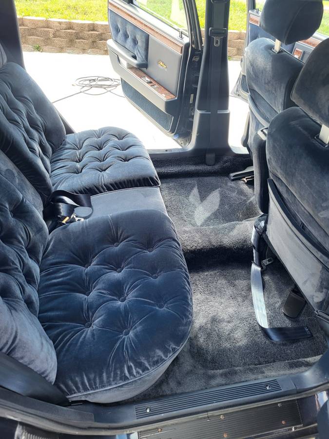 Chrysler-new-yorker-fifth-avenue-1993-blue-20