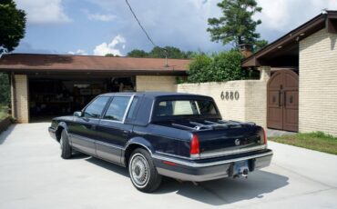 Chrysler-new-yorker-fifth-avenue-1993-blue-3