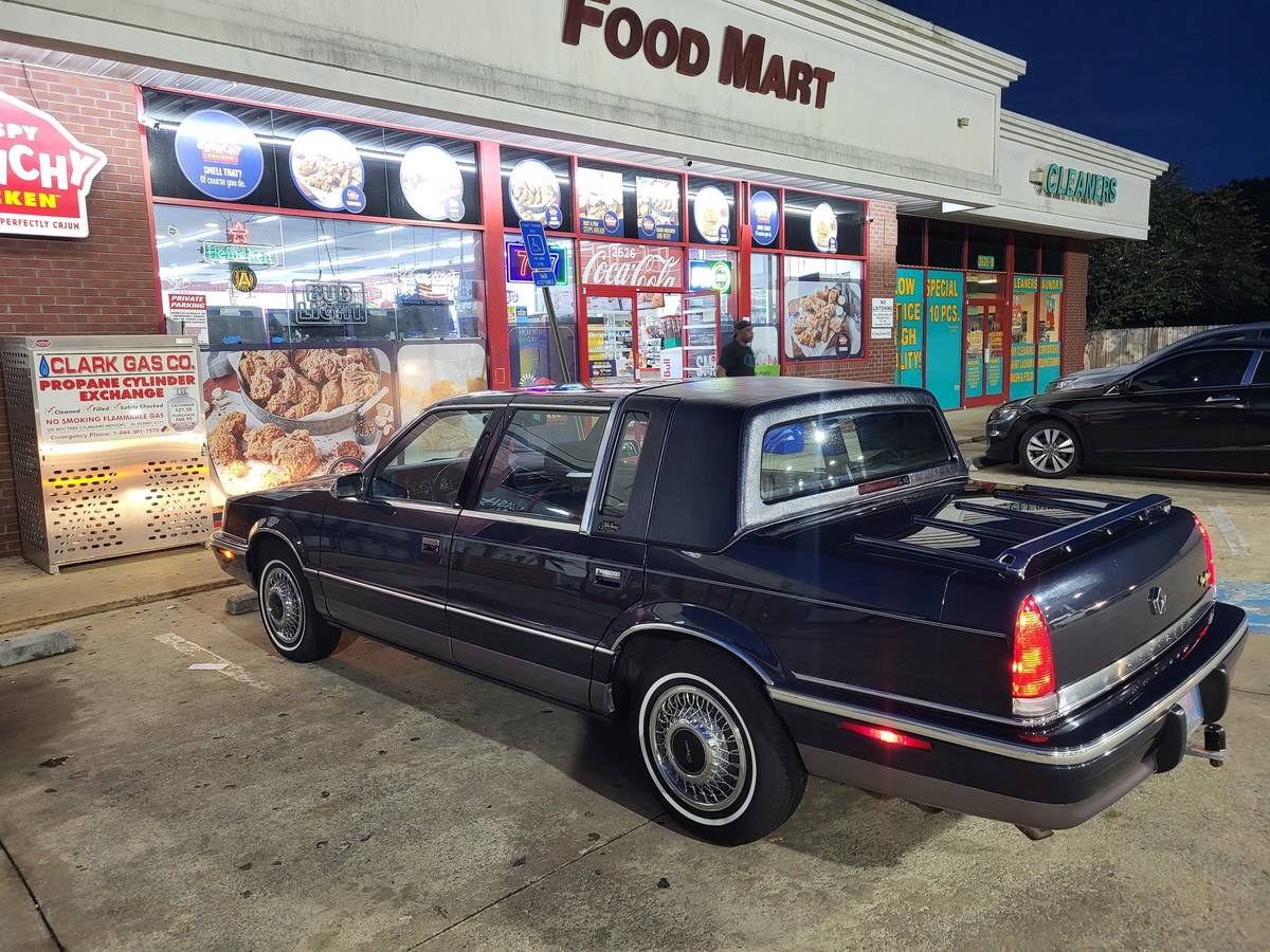 Chrysler-new-yorker-fifth-avenue-1993-blue-5