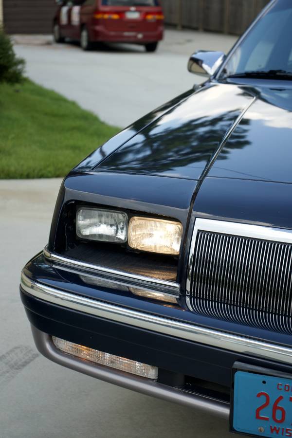 Chrysler-new-yorker-fifth-avenue-1993-blue-7