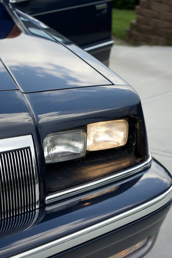 Chrysler-new-yorker-fifth-avenue-1993-blue-8