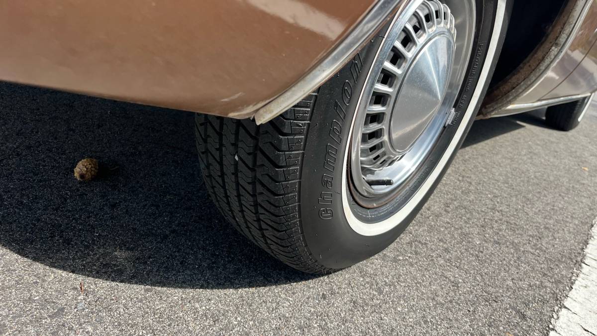Chrysler-newport-1970-brown-11