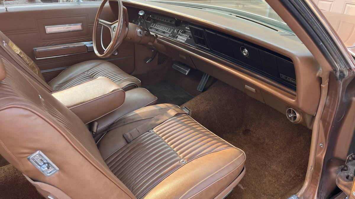 Chrysler-newport-1970-brown-5