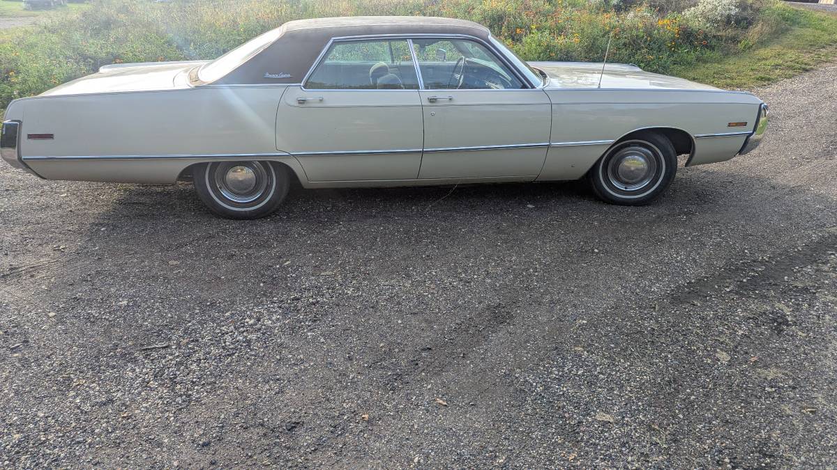 Chrysler-newport-1971-2