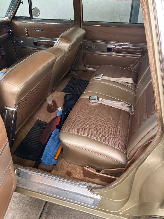 Chrysler-town-and-country-1966-4