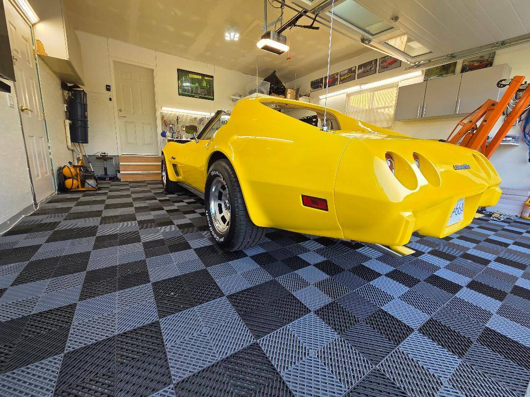 Corvette-1976-yellow-2