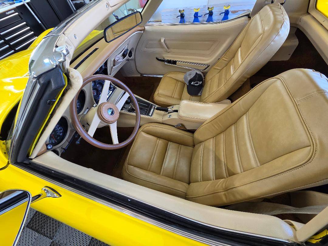 Corvette-1976-yellow-4