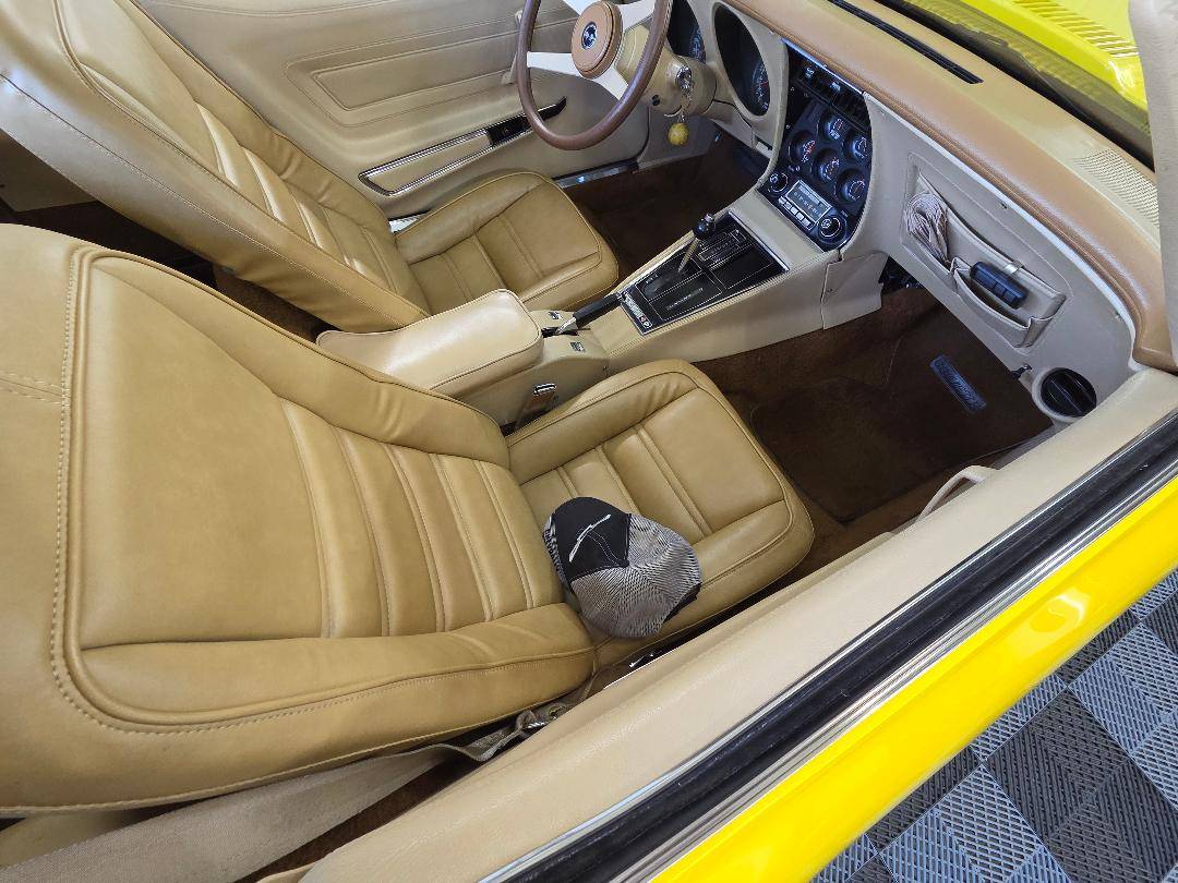 Corvette-1976-yellow-5