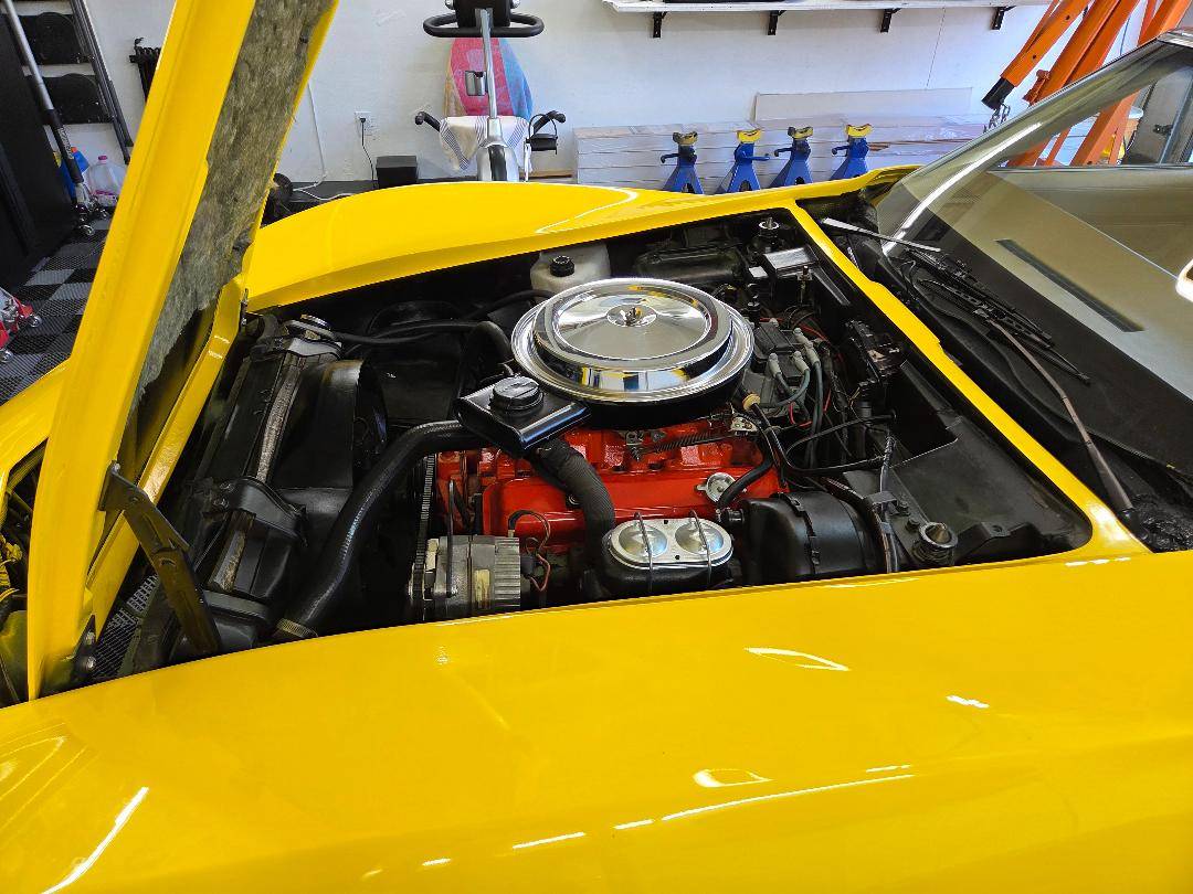 Corvette-1976-yellow-8