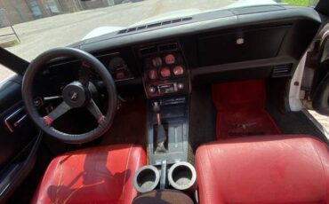 Corvette-1980-white-7