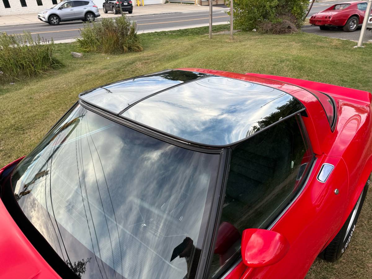 Corvette-1981-red-10