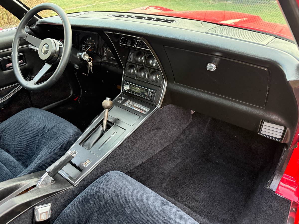 Corvette-1981-red