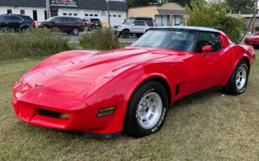 Corvette-1981-red-3